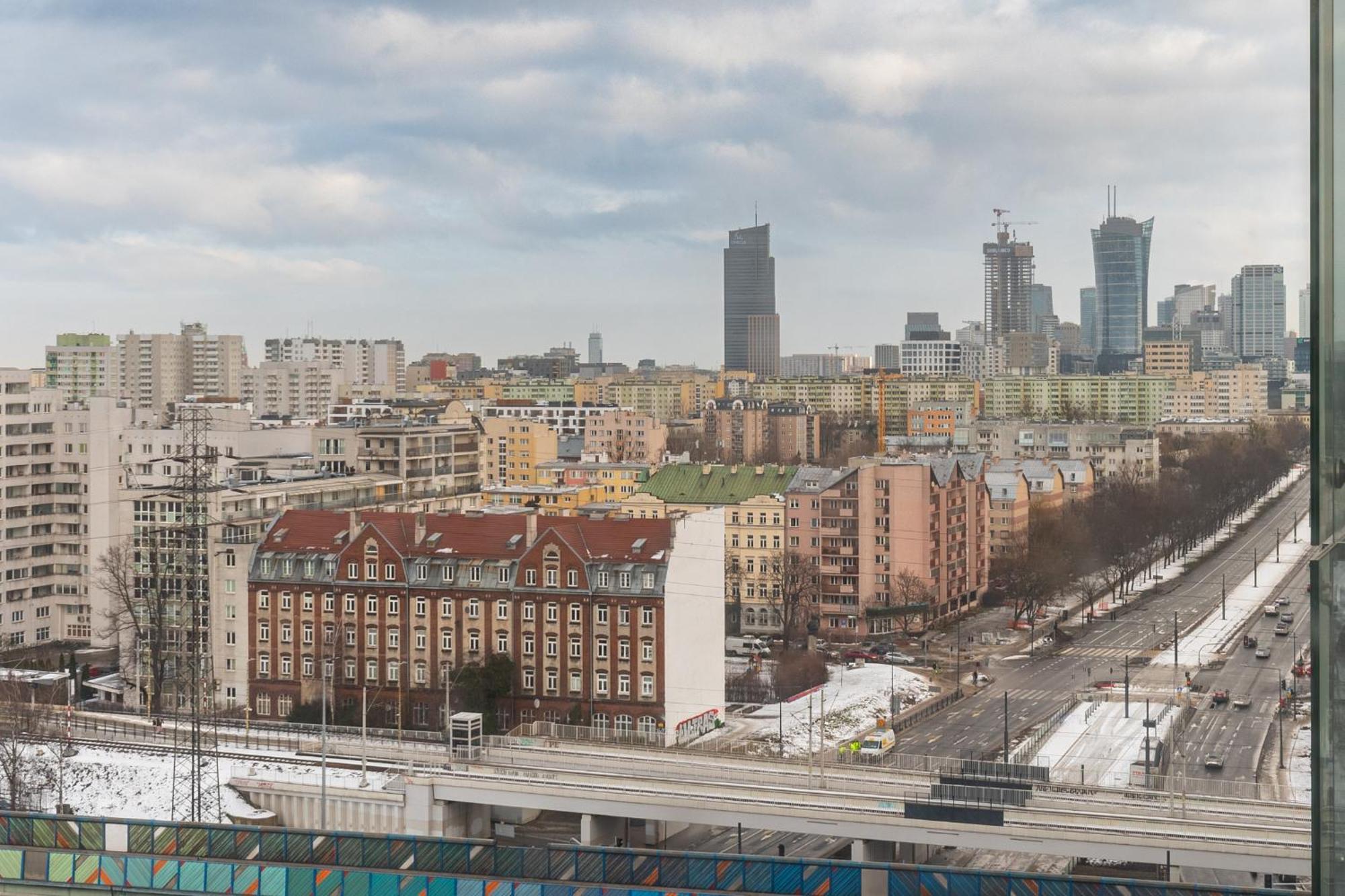 Apartamenty Wola Tower Varşovia Exterior foto