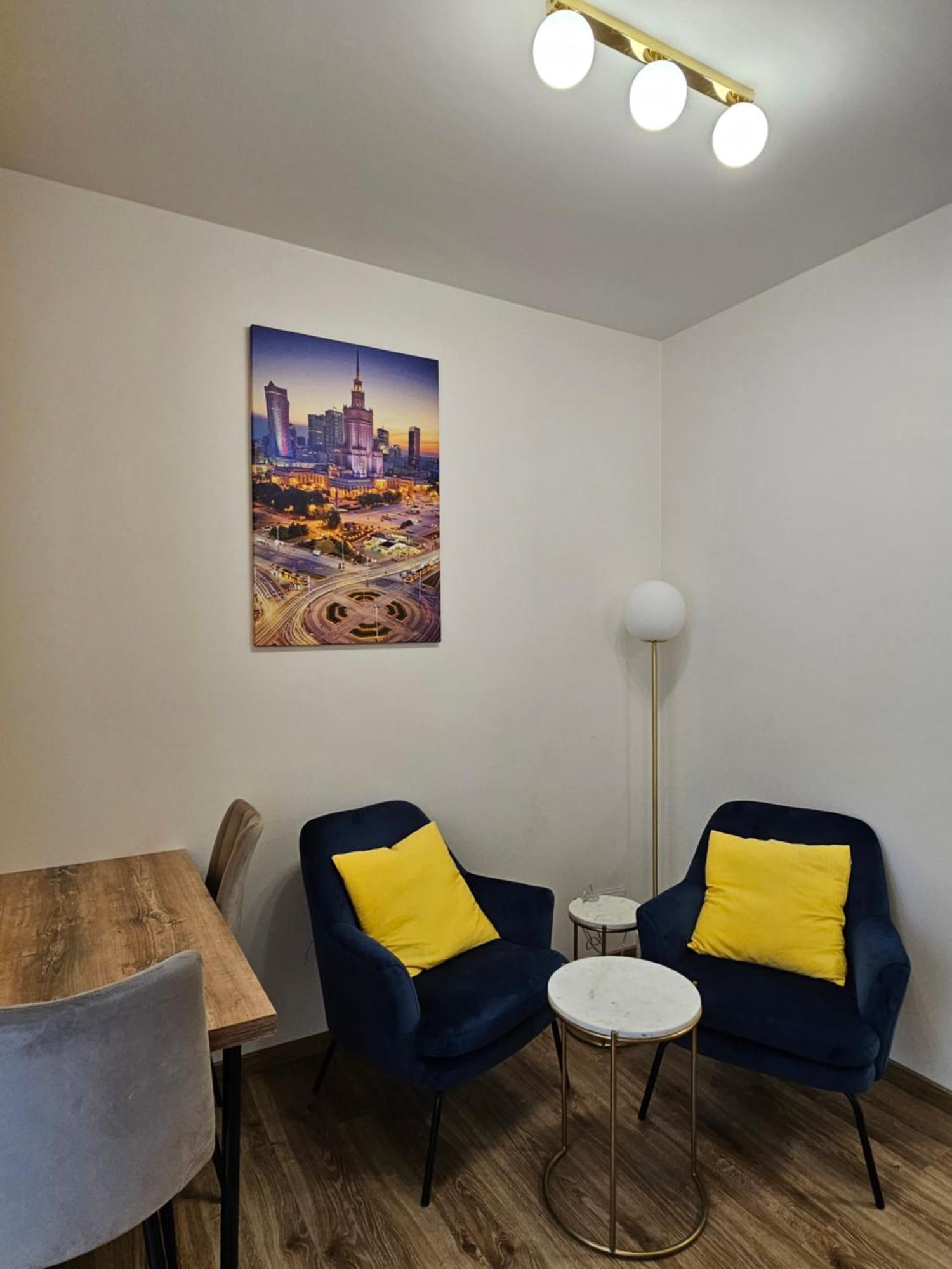 Apartamenty Wola Tower Varşovia Exterior foto