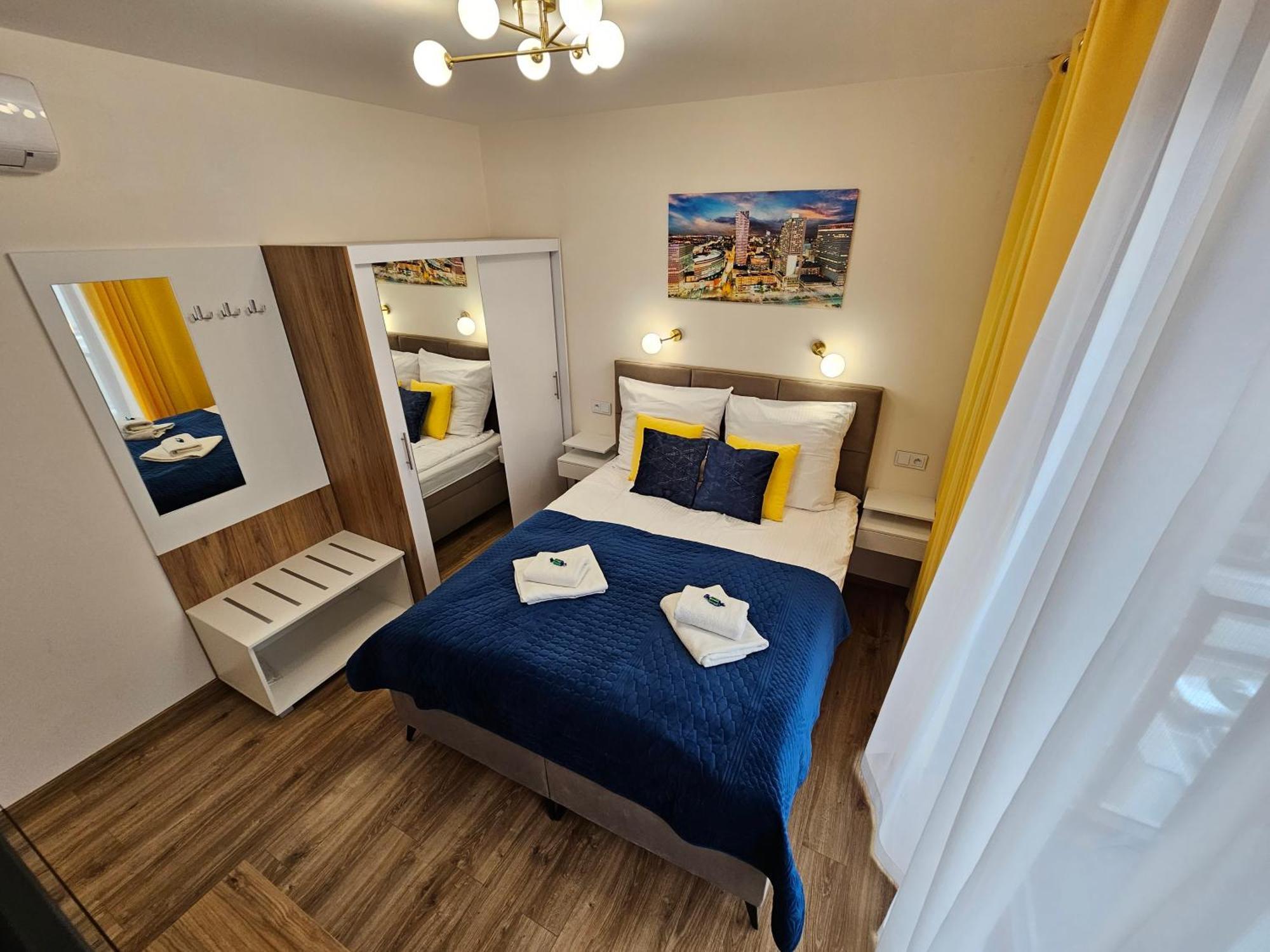 Apartamenty Wola Tower Varşovia Exterior foto