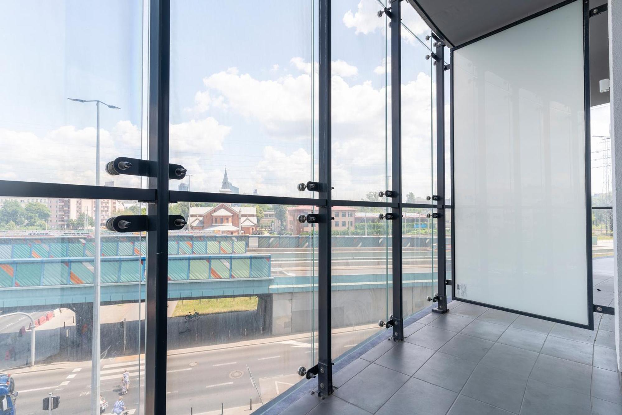 Apartamenty Wola Tower Varşovia Exterior foto