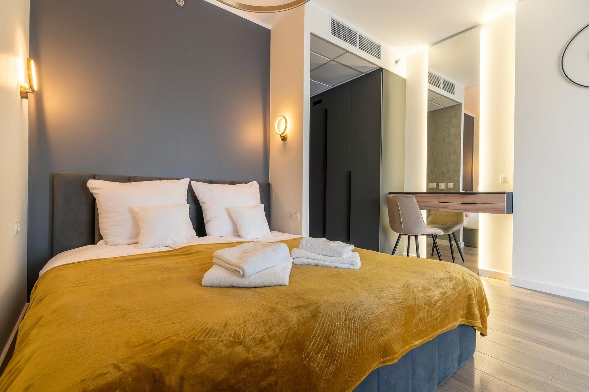Apartamenty Wola Tower Varşovia Exterior foto