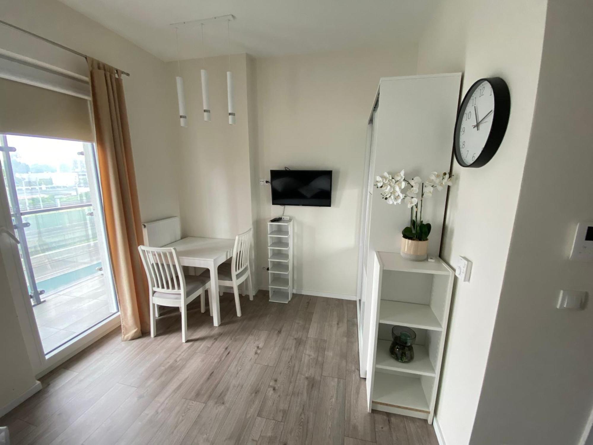 Apartamenty Wola Tower Varşovia Exterior foto