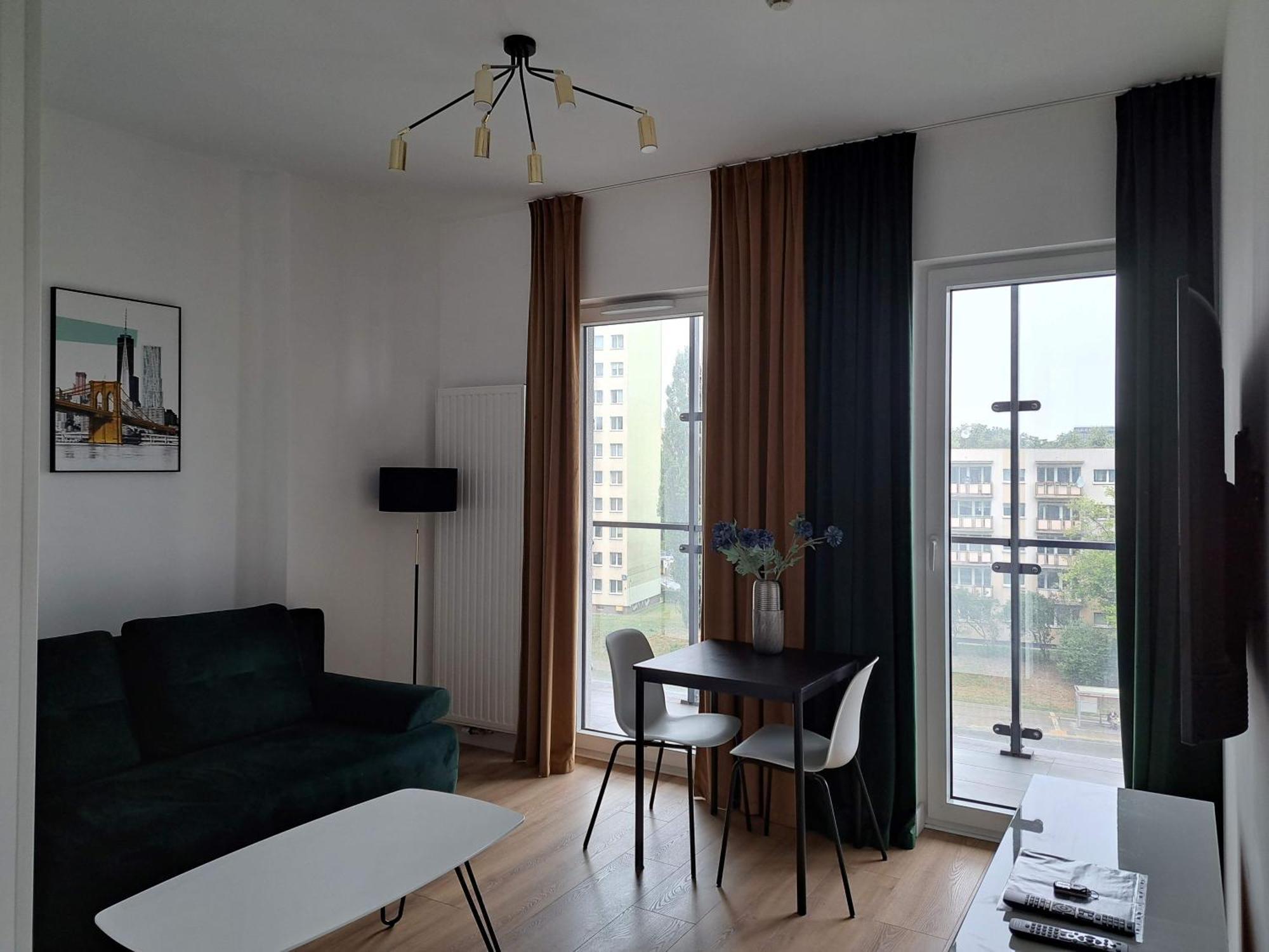 Apartamenty Wola Tower Varşovia Exterior foto