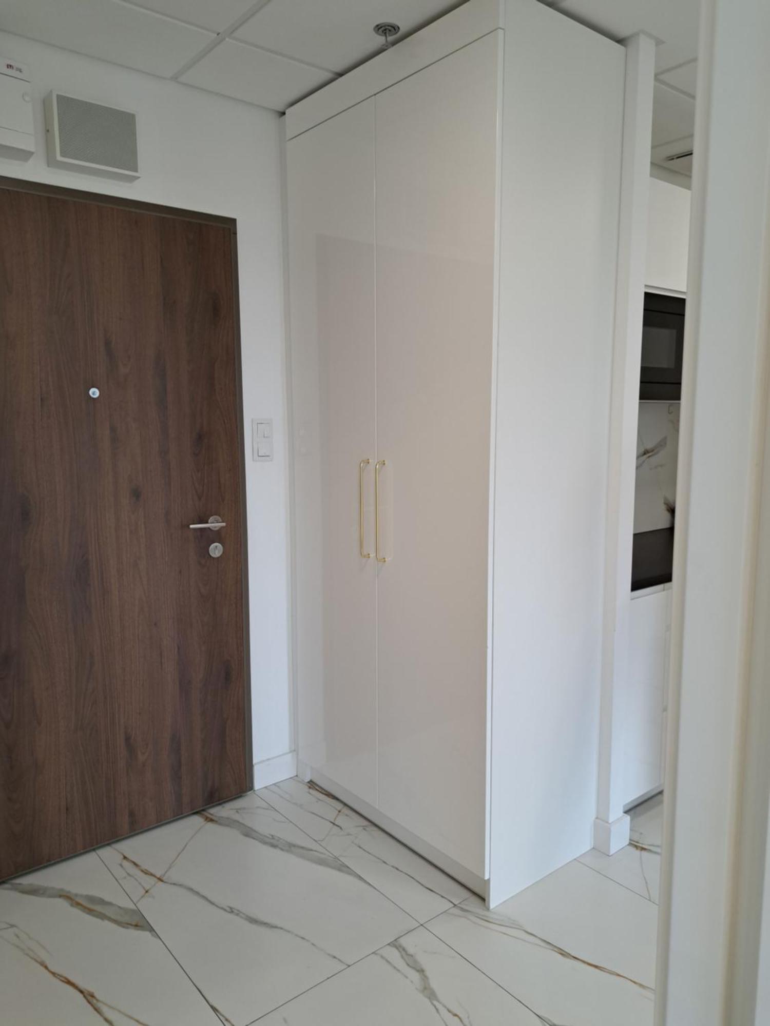 Apartamenty Wola Tower Varşovia Exterior foto